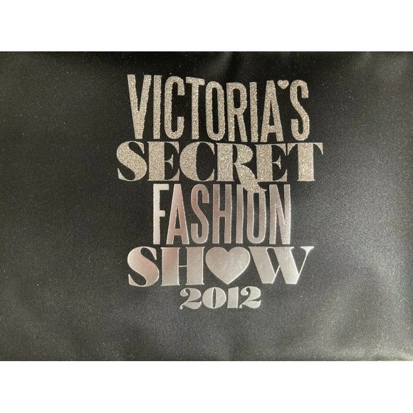 Victoria’s Secret Fashion Show 2012 Makeup Bag - Picture 3 of 6